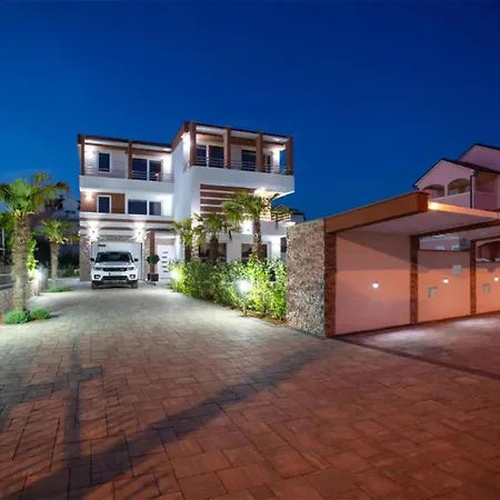 דירה Awesome In With Wifi וודיצה