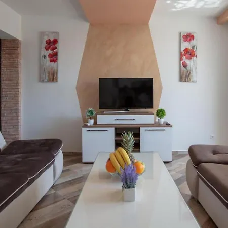 Appartamento 1 Bedroom Awesome In Vodice