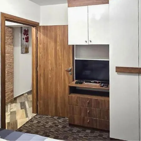 1 Bedroom Awesome In Appartamento *
