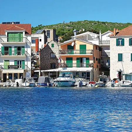 1 Bedroom Awesome In Appartamento